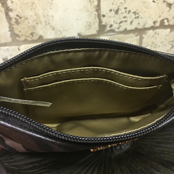 COACH Wristlet in hard to find print - NWOT - Picture 4 of 5